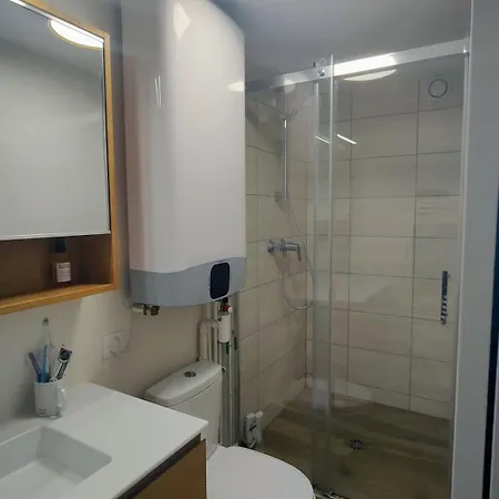 2 In A Perfect Location Apartment *